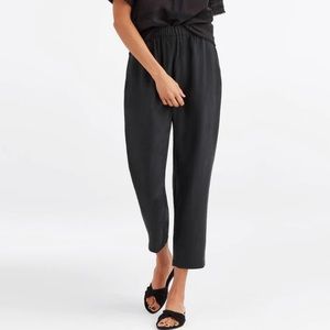 VETTA - The Tencel Tapered Pant - Washed Black - Medium